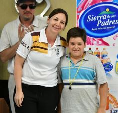 Foto de la galería: Exitoso cierre del torneo Clausura de Golf internacional Juniors en el Tacurú