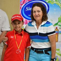 Foto de la galería: Exitoso cierre del torneo Clausura de Golf internacional Juniors en el Tacurú