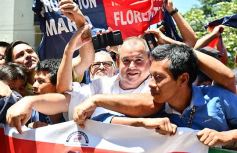 Foto de la galería: Fiesta de la democracia: juraron el gobernador y el vice y reeligieron a Carlos Rovira al frente de la Legislatura