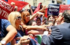 Foto de la galería: Fiesta de la democracia: juraron el gobernador y el vice y reeligieron a Carlos Rovira al frente de la Legislatura