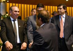 Foto de la galería: Fiesta de la democracia: juraron el gobernador y el vice y reeligieron a Carlos Rovira al frente de la Legislatura