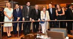 Foto de la galería: Fiesta de la democracia: juraron el gobernador y el vice y reeligieron a Carlos Rovira al frente de la Legislatura
