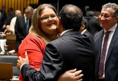 Foto de la galería: Fiesta de la democracia: juraron el gobernador y el vice y reeligieron a Carlos Rovira al frente de la Legislatura