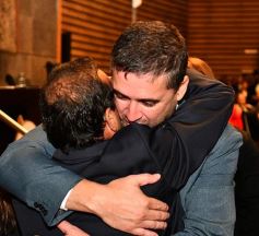 Foto de la galería: Fiesta de la democracia: juraron el gobernador y el vice y reeligieron a Carlos Rovira al frente de la Legislatura