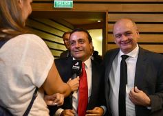 Foto de la galería: Fiesta de la democracia: juraron el gobernador y el vice y reeligieron a Carlos Rovira al frente de la Legislatura