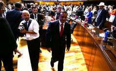 Foto de la galería: Fiesta de la democracia: juraron el gobernador y el vice y reeligieron a Carlos Rovira al frente de la Legislatura