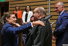 Foto de la galería: Fiesta de la democracia: juraron el gobernador y el vice y reeligieron a Carlos Rovira al frente de la Legislatura