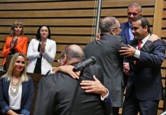Foto de la galería: Fiesta de la democracia: juraron el gobernador y el vice y reeligieron a Carlos Rovira al frente de la Legislatura