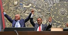 Foto de la galería: Fiesta de la democracia: juraron el gobernador y el vice y reeligieron a Carlos Rovira al frente de la Legislatura