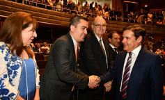 Foto de la galería: Fiesta de la democracia: juraron el gobernador y el vice y reeligieron a Carlos Rovira al frente de la Legislatura