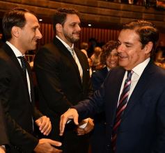Foto de la galería: Fiesta de la democracia: juraron el gobernador y el vice y reeligieron a Carlos Rovira al frente de la Legislatura