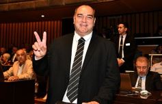 Foto de la galería: Fiesta de la democracia: juraron el gobernador y el vice y reeligieron a Carlos Rovira al frente de la Legislatura