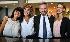 Sixto Fotografías. Sociedad. Varios - Decenas de amigos en esta recorrida por Posadas, una de las últimas del año