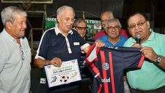 Foto de la galería: Homenajearon a leyendas del fútbol misionero