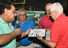 Foto de la galería: Homenajearon a leyendas del fútbol misionero