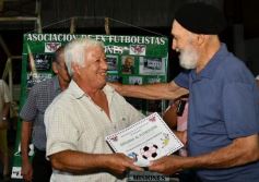 Foto de la galería: Homenajearon a leyendas del fútbol misionero