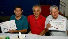 Foto de la galería: Homenajearon a leyendas del fútbol misionero