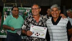 Foto de la galería: Homenajearon a leyendas del fútbol misionero