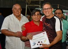 Foto de la galería: Homenajearon a leyendas del fútbol misionero