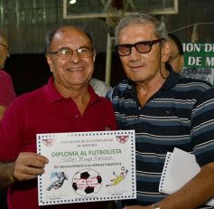 Foto de la galería: Homenajearon a leyendas del fútbol misionero