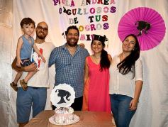 Foto de la galería: Paula se recibió de diseñadora y la familia celebró a lo grande
