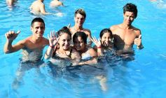 Foto de la galería: Navidad en la pileta del IPLyC