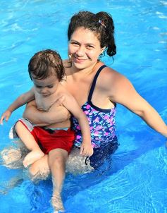 Foto de la galería: Navidad en la pileta del IPLyC