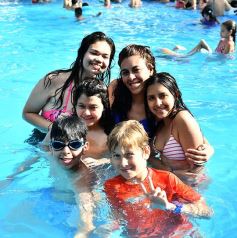 Foto de la galería: Navidad en la pileta del IPLyC