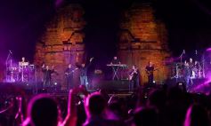 Sixto Fotografías. Sociedad. Semana Santa - Tras la emotiva Misa Popular de las Misiones, Los Nocheros cautivaron a la multitud en San Ignacio