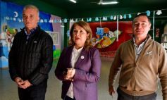 Sixto Fotografías. Sociedad. Hogar de día - Colorida celebración Patria en el Hogar de Día