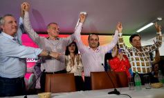 Sixto Fotografías. Sociedad. Elecciones - Aplastante victoria de la Renovación: todo el festejo en la Casa del Militante