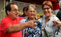 Sixto Fotografías. Sociedad. Día del Amigo - Emocionante primera juntada de los históricos vecinos del barrio Parque Adam