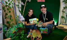 Sixto Fotografías. Sociedad. Feria Forestal Argentina - Los amigos en la Feria Forestal Argentina