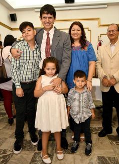 Foto de la galería: Juraron como ministros Samuel López y Joselo Schuap