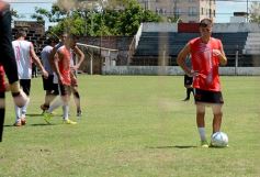 Foto de la galería: Guaraní derrotó a Atlético Posadas en otra jornada de amistosos en Villa Sarita