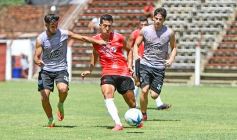 Foto de la galería: Guaraní derrotó a Atlético Posadas en otra jornada de amistosos en Villa Sarita