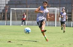 Foto de la galería: Guaraní derrotó a Atlético Posadas en otra jornada de amistosos en Villa Sarita