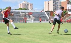 Foto de la galería: Guaraní derrotó a Atlético Posadas en otra jornada de amistosos en Villa Sarita