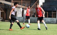 Foto de la galería: Guaraní derrotó a Atlético Posadas en otra jornada de amistosos en Villa Sarita