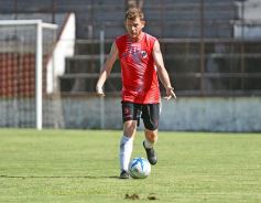 Foto de la galería: Guaraní derrotó a Atlético Posadas en otra jornada de amistosos en Villa Sarita