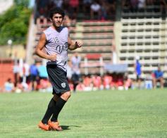 Foto de la galería: Guaraní derrotó a Atlético Posadas en otra jornada de amistosos en Villa Sarita