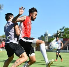 Foto de la galería: Guaraní derrotó a Atlético Posadas en otra jornada de amistosos en Villa Sarita
