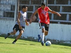Foto de la galería: Guaraní derrotó a Atlético Posadas en otra jornada de amistosos en Villa Sarita