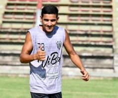 Foto de la galería: Guaraní derrotó a Atlético Posadas en otra jornada de amistosos en Villa Sarita