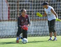 Foto de la galería: Guaraní derrotó a Atlético Posadas en otra jornada de amistosos en Villa Sarita