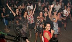 Foto de la galería: El Galpón de la Murga de la Estación vibró con el arte de la la Asociación de Músicas Unidas de Misiones