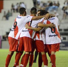 Foto de la galería: Guaraní goleó a El Timbó y es líder de su zona en el Regional Amateur