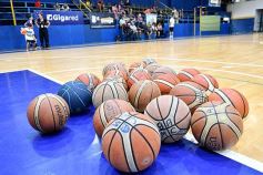 Foto de la galería: Huevo Sánchez dictó una interesantísima clínica de básquet en el Mitre