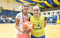 Foto de la galería: Huevo Sánchez dictó una interesantísima clínica de básquet en el Mitre