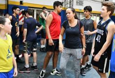Foto de la galería: Huevo Sánchez dictó una interesantísima clínica de básquet en el Mitre
